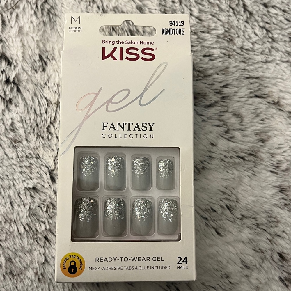 NIB 7 sets press on nails Kiss, Dashing Diva, Sally Hansen, Impress, LA Colors